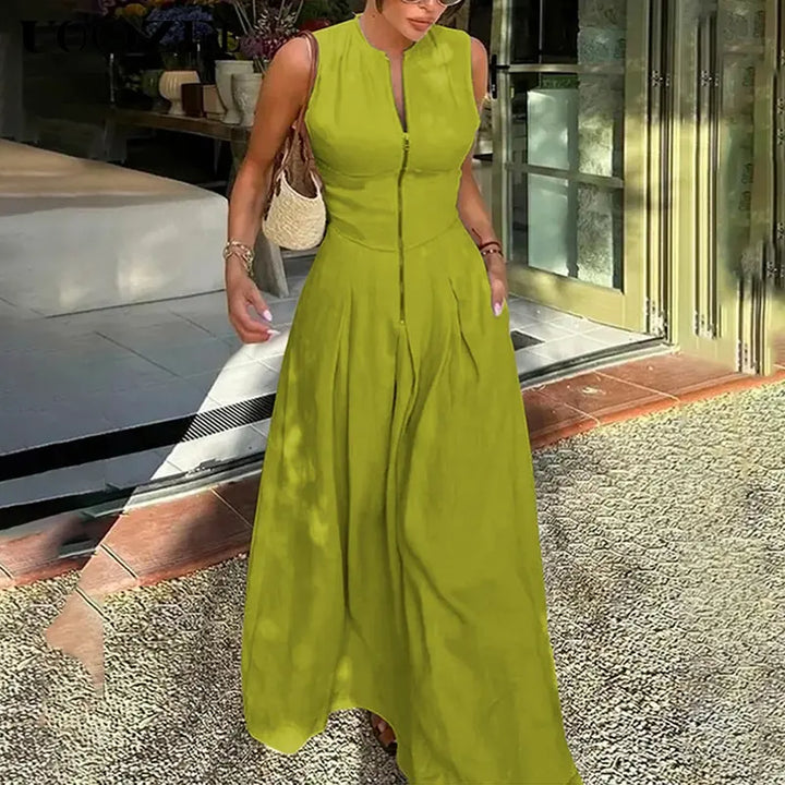 RATA™ – Relaxed Loose Fit Zippered Round-Neck Maxi Dress
